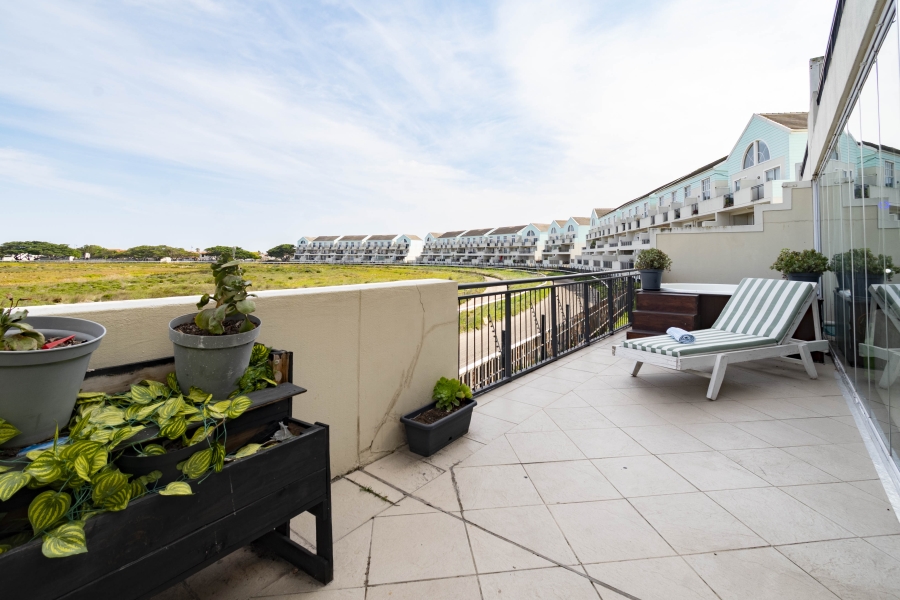 2 Bedroom Property for Sale in Royal Ascot Western Cape